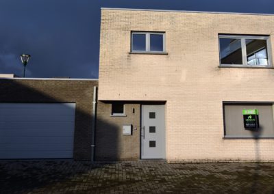 Prachtige woning met 3 slaapkamers, centraal gelegen in EEKLO.