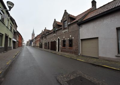 Ruime woning met garage in het centrum van Boekhoute.