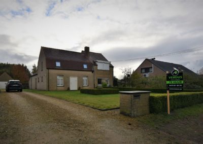 Mooie halfopen bebouwing met tuin en garage te Maldegem.