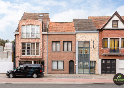 Op te frissen woning centrum Eeklo.