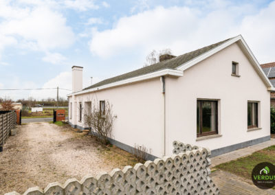 Mooie alleenstaande bungalow op centrale ligging te Eke.