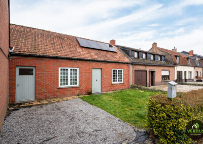 Woning met 4 slaapkamers rustig gelegen te Lievegem.